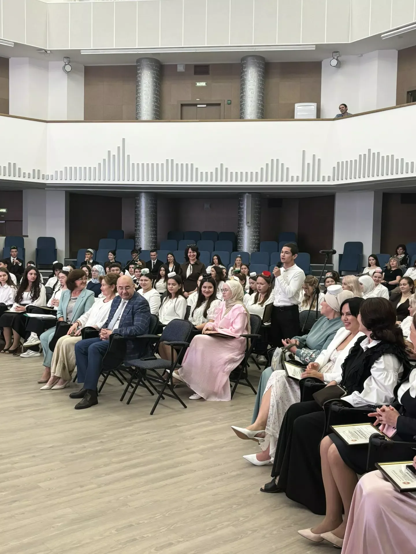 Илсур Һадиуллин: «Сез агымга каршы барырга сәләтле яшьләр»