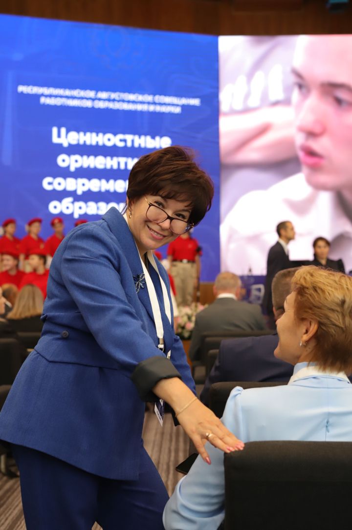 Быелгы август киңәшмәсеннән фоторепортаж