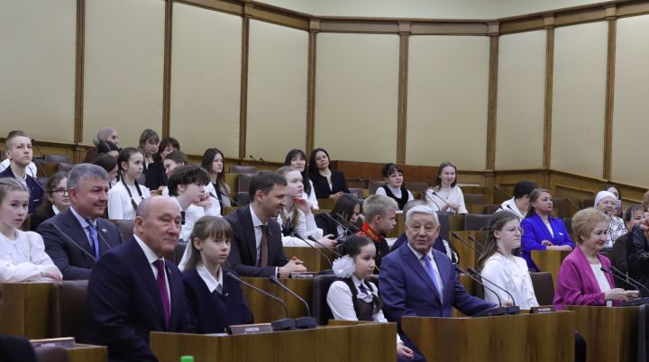 Татарстан парламентына конкурста җиңүчеләр җыелды