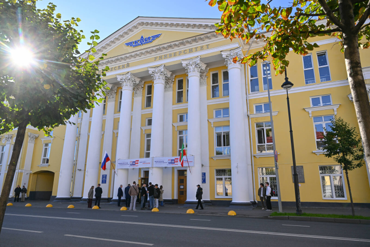 Рөстәм Миңнеханов сайлауда тавыш бирде