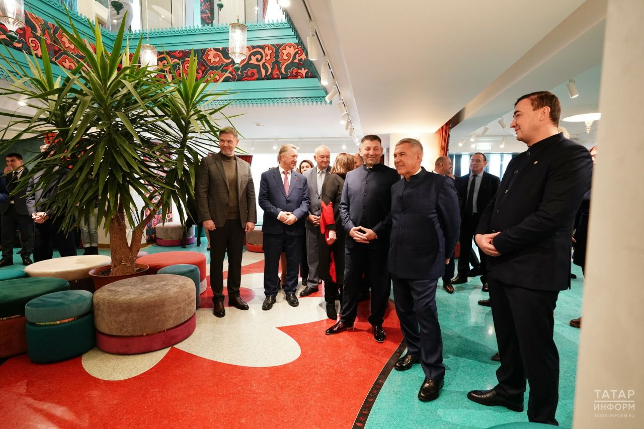 Рустам Минниханов в Буинском драмтеатре