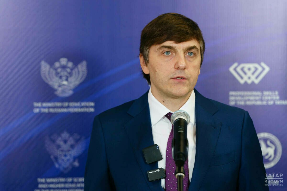 Сергей Кравцов көллиятне тәмамлаучыларның бөтенесе диярлек эшкә урнашуына ышаныч белдерде