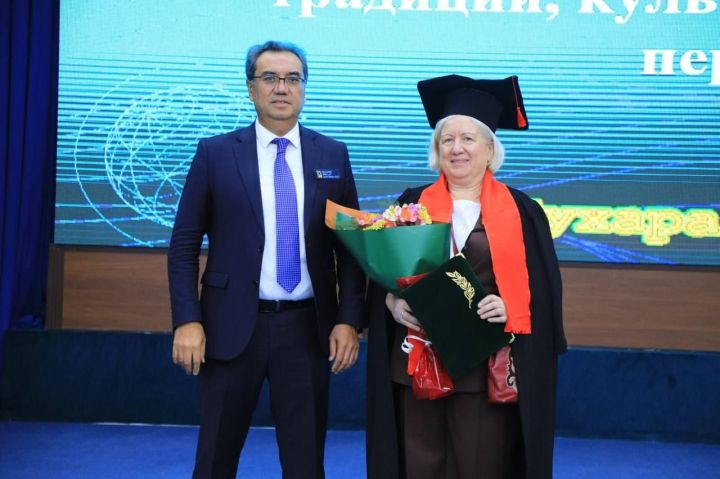 Мактаулы профессоры исеме бирелде