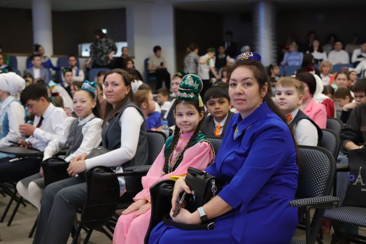 «Кузгатмакчы булсаң халык күңелләрен...» дип атаплган республикакүләм фәнни-иҗади бәйгедән фоторепортаж