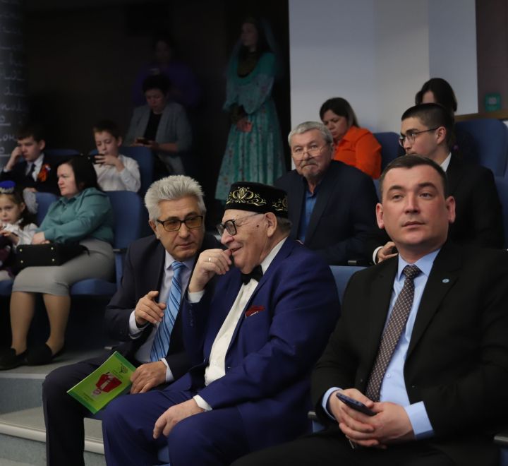 «Кузгатмакчы булсаң халык күңелләрен...» дип атаплган республикакүләм фәнни-иҗади бәйгедән фоторепортаж
