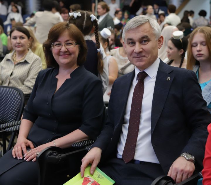«Кузгатмакчы булсаң халык күңелләрен...» дип атаплган республикакүләм фәнни-иҗади бәйгедән фоторепортаж