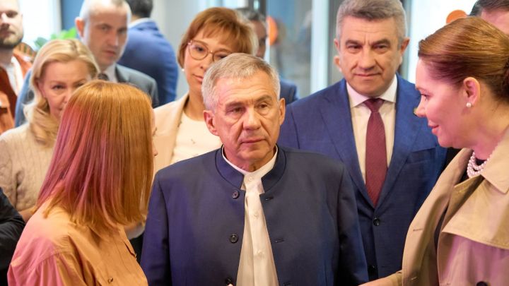Рөстәм Миңнеханов «Киләчәк Һөнәрләре» үзәге белән танышты