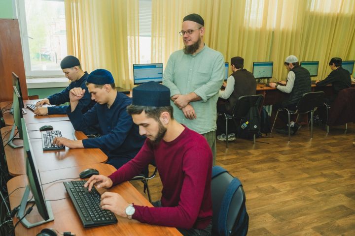 Дини белем алыйм дисәң?