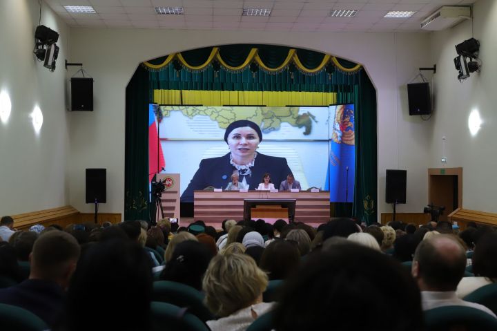 Милли традицияләргә, туган телгә  тугрылык саклап