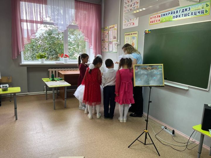 Имәнкискә мәктәбендә «Авыл укытучысы / Авыл тәрбиячесе –2025» конкурсының финалы узды