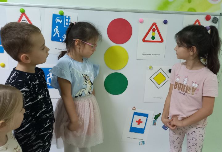 «Игътибар, светофор!»