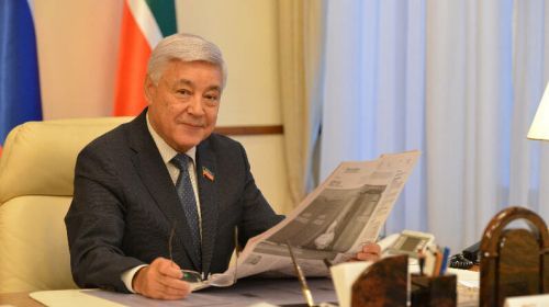 Фәрит Мөхәммәтшин Россия матбугаты көне белән котлады