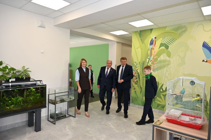 Марат Әхмәтов Түбән Камадагы балалар экология-биология үзәге белән танышты